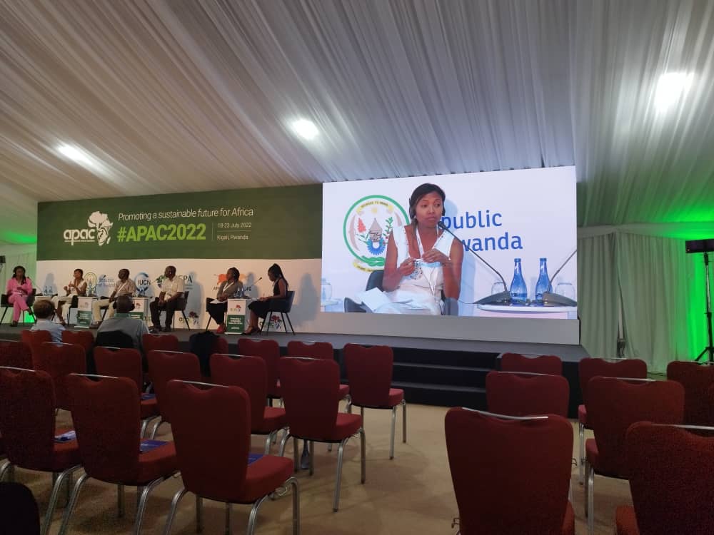 LMMAMada's tweet image. @LMMAMada participates at African #ProtectedAreas Congress #APAC in Kigali from 18th to 23th july. Vatosoa Rakotondrazafy talked about MIHARI Network experience in Locally managed marine areas in Madagascar.
#LMMA
#APAC2022
#MIHARI