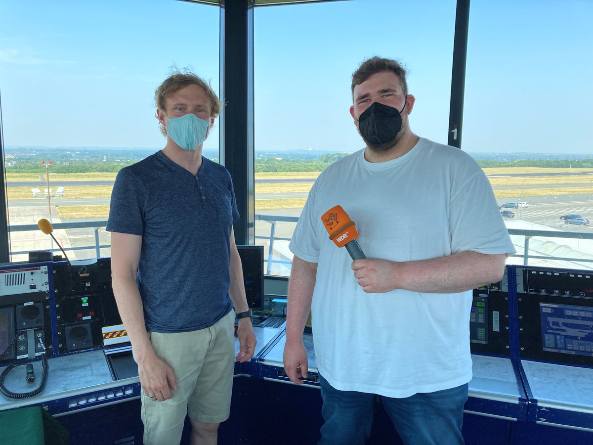 We had a very special guest at our tower at Dortmund Airport today. Someone from @WDRaktuell and the radio show 'Sendung mit der Maus' (series with the mouse) visited us. Today our colleague Martin had the honour to explain how a tower radar works. #sendungmitdermaus #DASTeam