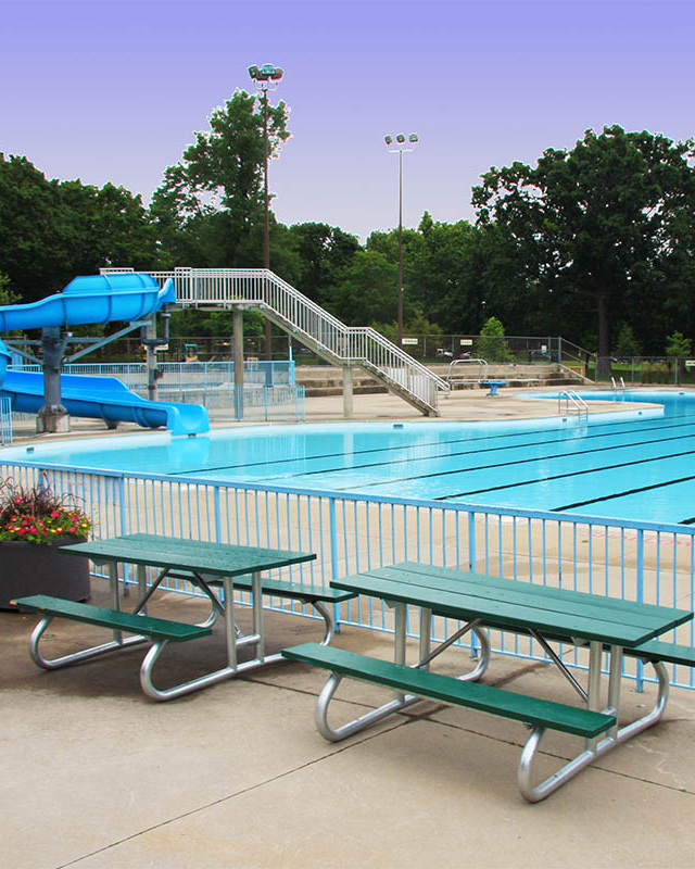 TorontoPFR's tweet photo. It's another hot day, #Toronto. The following seven outdoor pools will be open until 11:45 pm today (July 20):
• Alex Duff
• Giovanni Caboto
• McGregor Park
• Monarch Park
• Parkway Forest
• Smithfield Park
• Sunnyside Park/Gus Ryder

Visit https://t.co/GsckMwNZRj. #SwimTO https://t.co/ipU9ojuakx