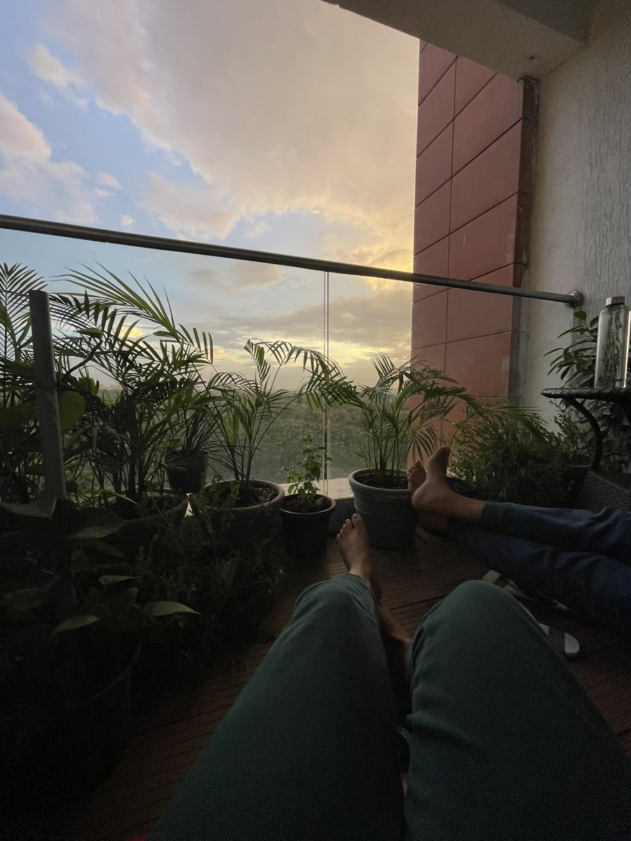 suvidha_ss's tweet photo. While it’s a weekday! There is no harm in taking an extra effort to set up that cosy space to relax during the evenings! 

#mindspace https://t.co/EfuZPuug2X