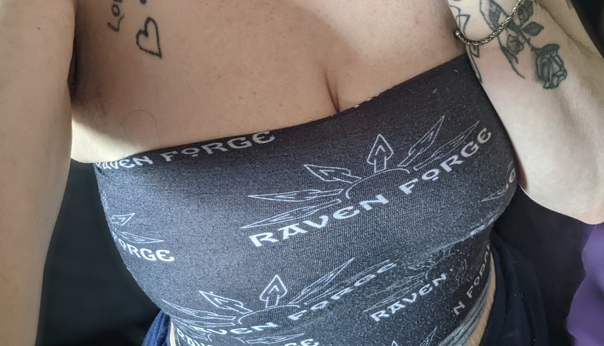 museofthewolf's tweet photo. Stay cool in this heat https://t.co/16QIHwzW07