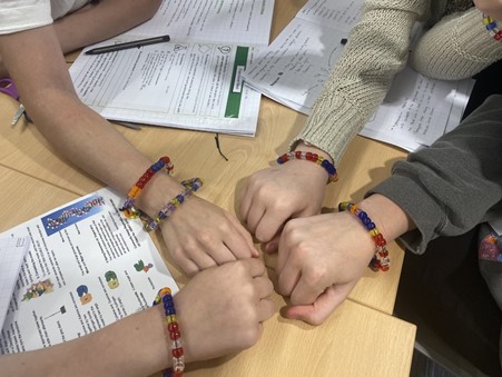 SheringhamHigh's tweet image. Four Year 10 students who study Biology GCSE were invited to the University of East Anglia’s “Biology Unlocked” programme. They analysed skulls of exotic animals and infected plants with diseases. Matilda, Kacey, Mya, Emily, and Miss Gardener thanked the UEA team.