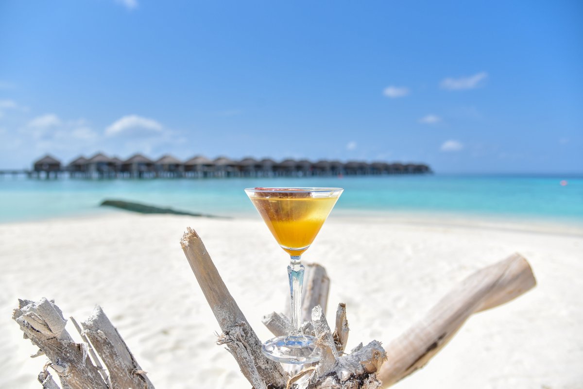 constancehotels's tweet photo. 5 #cocktails that will make you feel like you're on #vacation๐ด
Learn how to make your favourite drink right from your own kitchen!
โก๏ธ https://t.co/poYRvZDIVz
#constancehotels #constancewithu #DIY #recipeoftheday https://t.co/HC83HhDIAZ