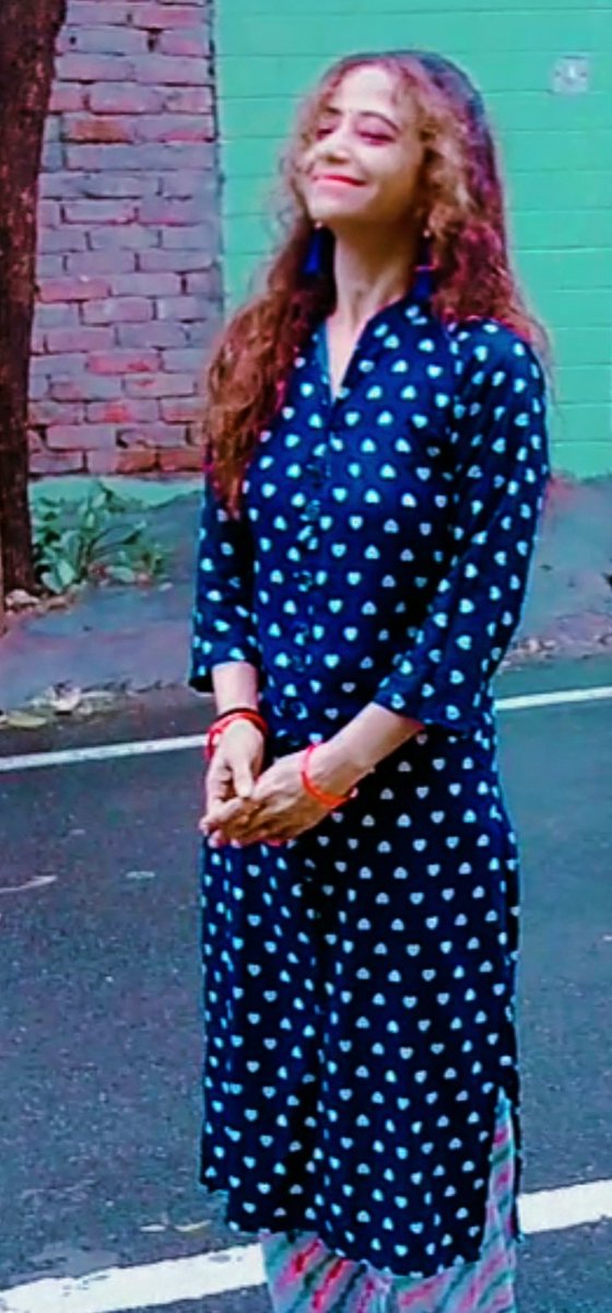 KarunaShukla333's tweet photo. #Lucknow #rain 🌧️ 🌨️ ❤️ ❤️
जीवन में हमेशा मुस्कराने की वजह नहीं मिलती लेकिन अपनी मुस्कान दूसरों के मुस्कराने की वजह जरूर बन जाती है...!!
Keep smiling always 🙌🏻 ☺️
#ॐ_नीलकण्ठाय_नमः 🌿 🙏🏻
#Wednesdayvibe
#wednesdaythought
#सावन #today_pic ❤️ ❤️ https://t.co/36z3ghYybn