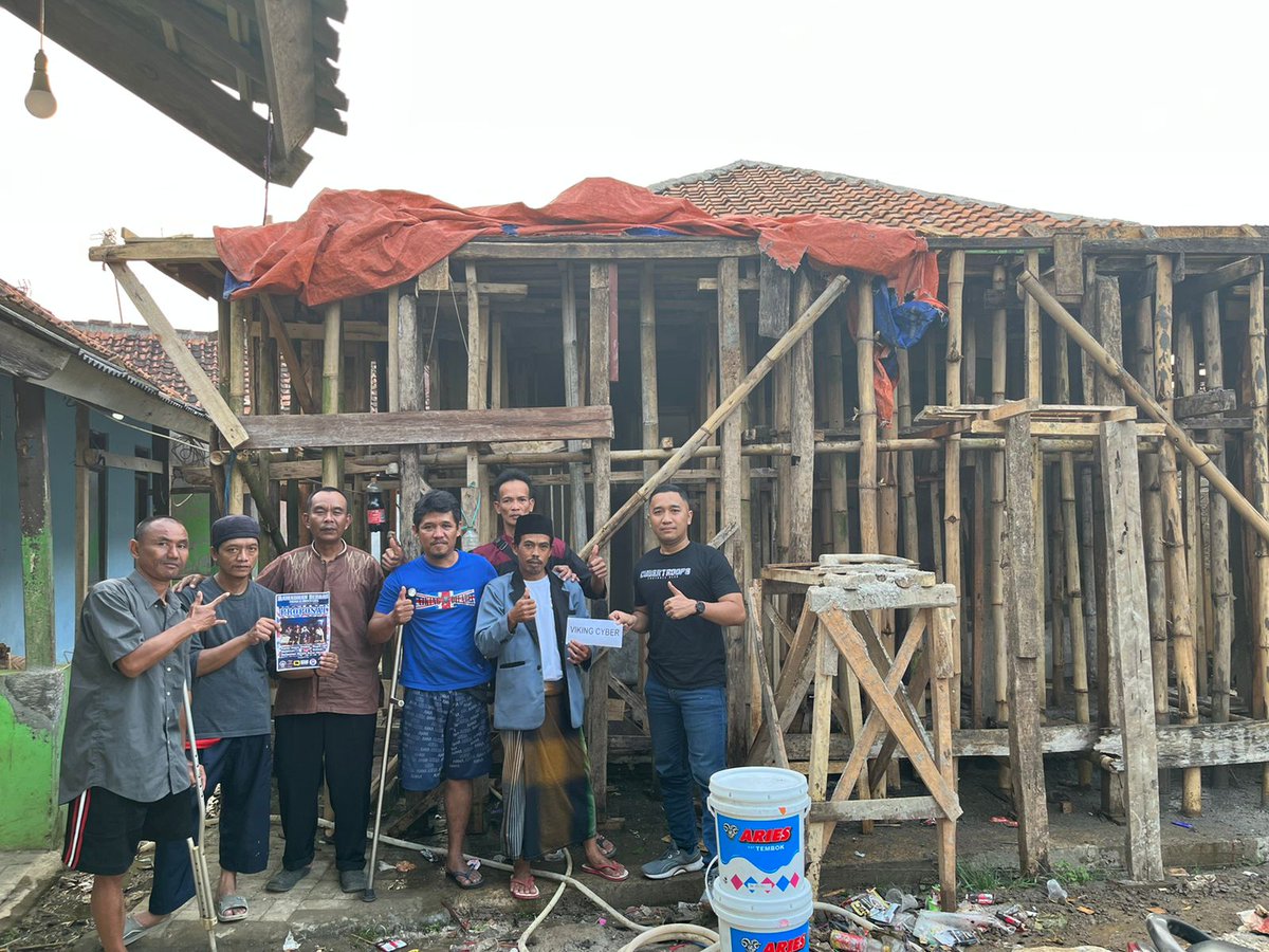 difabel1933's tweet photo. Bismillahirrahmanirrahim
Alhamdulillah silaturahmi sareng VikingCyber lokasi PembangunanMasjidNurul ikmah 
Serah trm bantosan 2bh Cat nDonasi 
Hanupis, jazakumullahKhoironkatsiro
Smg sgl kebaikannya dibls Allah SWT berlipat2 ganda,AamiinYRA

#SilaturahmiVikingCyber
#UnikBedaLoyal https://t.co/df92nTzoUk