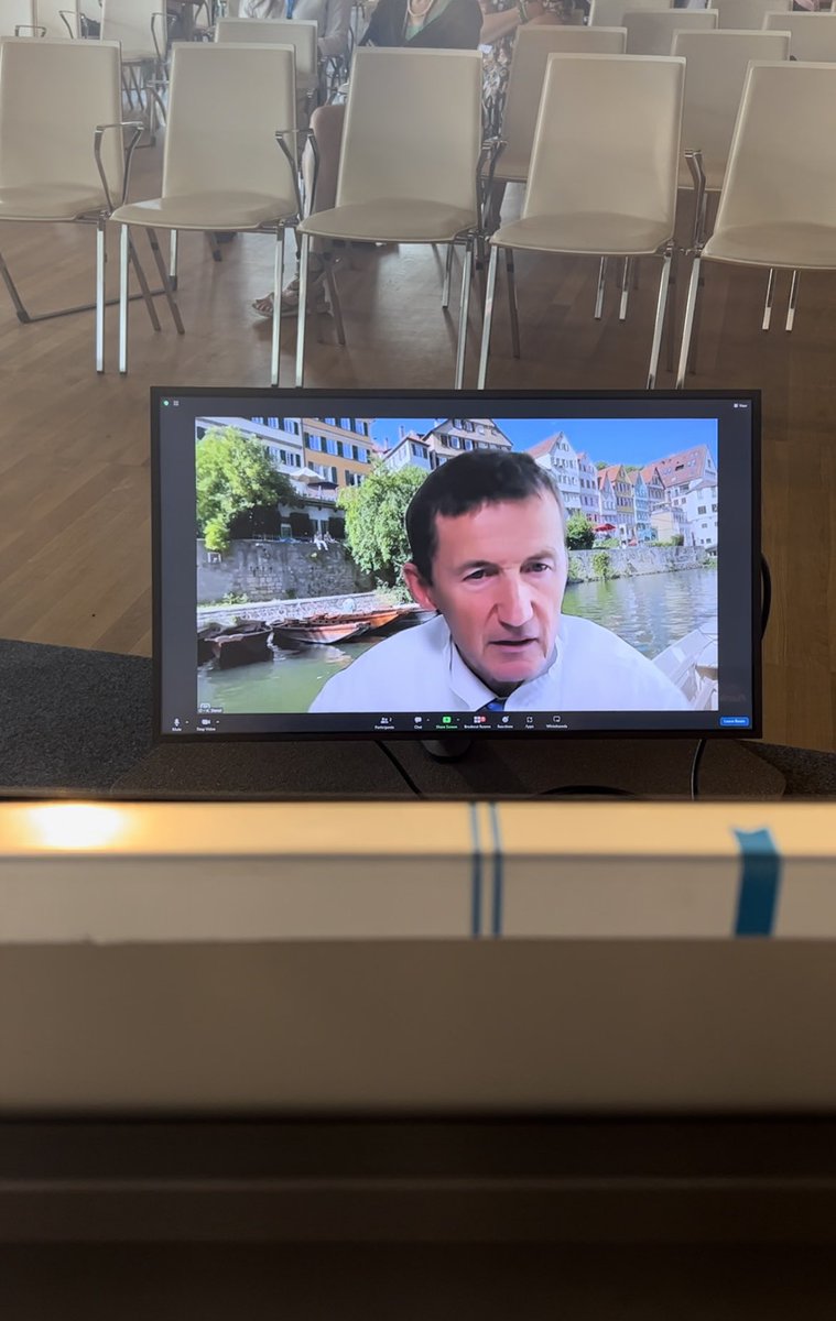 Last week I was able to virtually appear at the European Congress of Radiology 2022. It was a fruitful meeting on the collaboration between radiologists and urologists in all stages of treatment: planning, diagnosing and performing surgery.