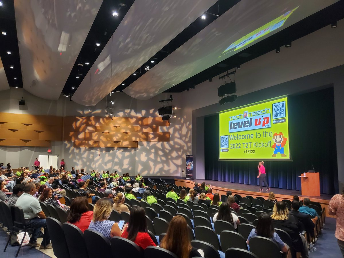 #T2t22 Cary Perales, Director of Instructional Technology, welcoming educators to our Tech2Teach Event. Level Up with great presenters and Learning Partnersa @CCISDIT @CCISD