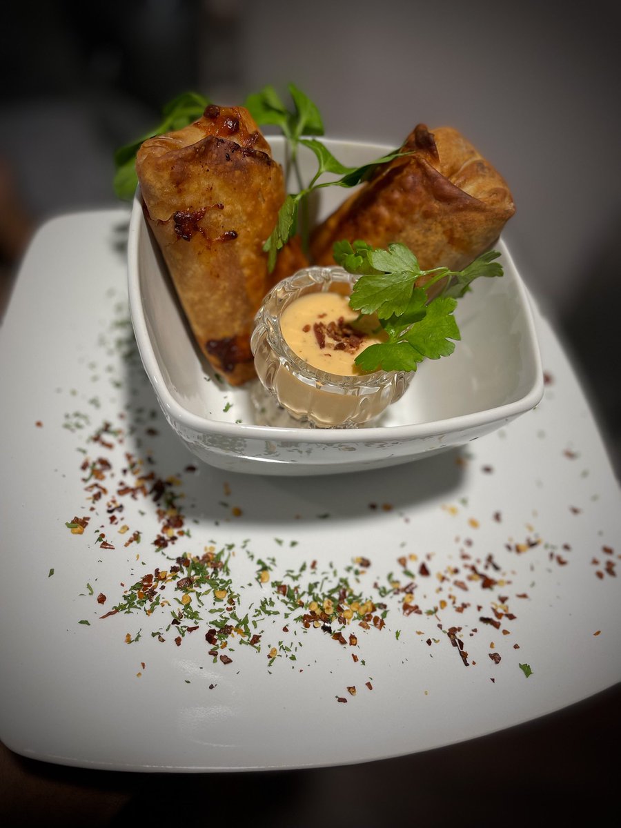 captenkev's tweet photo. Good morning. Breakfast Egg Roll. Follow by breakfast skillet, with roasted crispy potatoes, cheese steak and bacon With eggs. Chef Kevin booked for this week lol. #Makelifefun #Cooking I got something else in mind for this afternoon. https://t.co/QTqYVltRUS