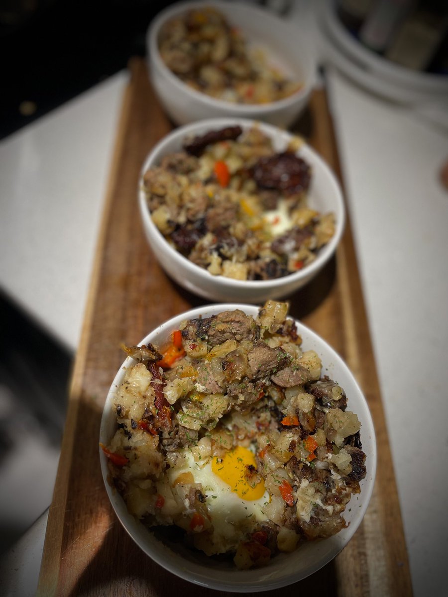 captenkev's tweet photo. Good morning. Breakfast Egg Roll. Follow by breakfast skillet, with roasted crispy potatoes, cheese steak and bacon With eggs. Chef Kevin booked for this week lol. #Makelifefun #Cooking I got something else in mind for this afternoon. https://t.co/QTqYVltRUS