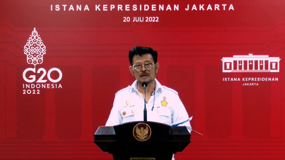 Syahrul_YL's tweet photo. Pada Rapat Terbatas hari ini, saya bersama Menteri BUMN, Menteri Perdagangan, dan Menteri Perindustrian mendapat arahan dari Bapak Presiden @jokowi mengenai Perbaikan Tatanan Kebijakan Gula Nasional. https://t.co/72SVDq30tp