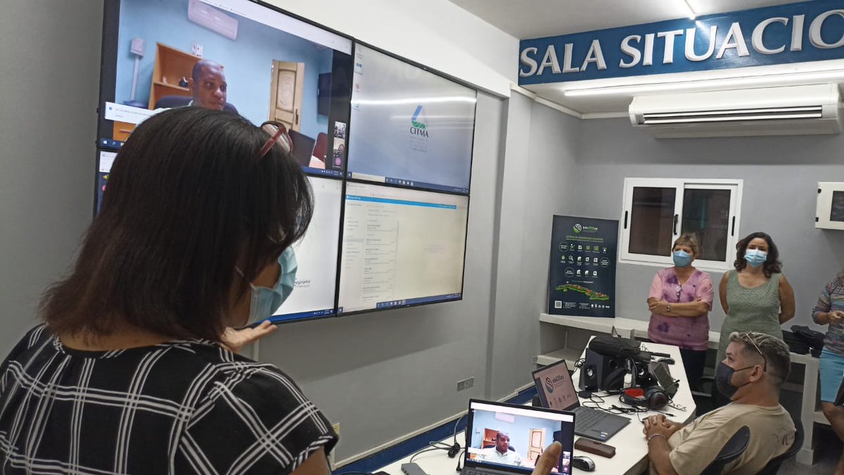 <a href="/ivanzver/">Ivan Zverzhanovski</a>, representante Residente Adjunto del <a href="/pnud/">ONU Desarrollo</a> en Cuba, visita ahora la #SalaSituacional de <a href="/citmacuba/">Ministerio de Ciencia, Tecnología y Medio Ambiente</a>, donde <a href="/OGAmbienteCuba/">Odalys Caridad Goicochea Cardoso</a>, directora general de Medio Ambiente, explica el funcionamiento de esta Sala en materia del sistema de información ambiental. <a href="/ElbaRosaPM/">Elba Rosa</a>