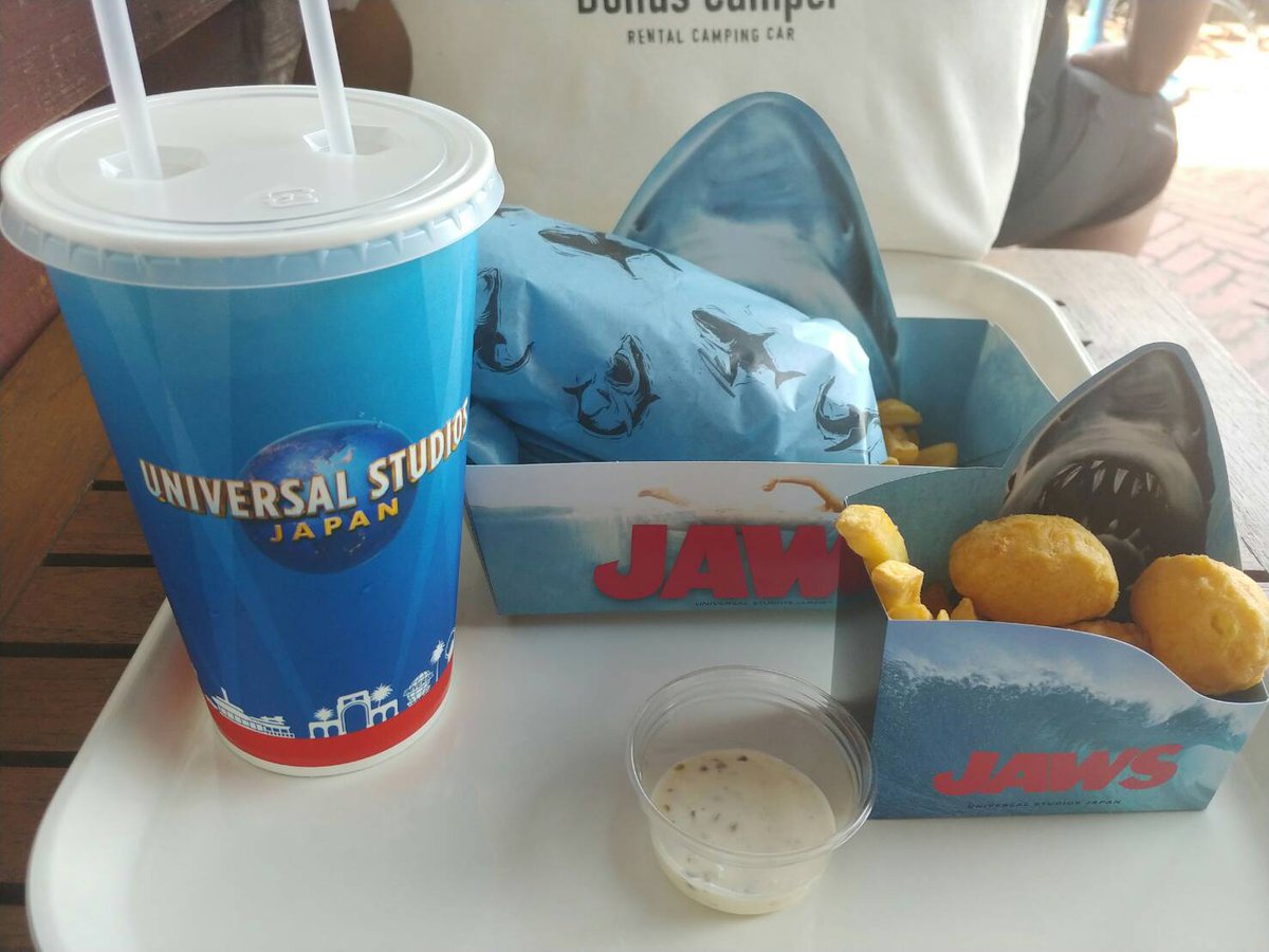 03_donald_'s tweet photo. ジョーズを乗ったあとに、サメ肉ドックやサメ肉のナゲットを肴にアルコールが最高でした(*^▽^)/★*☆♪ https://t.co/UYwNt4nDc1