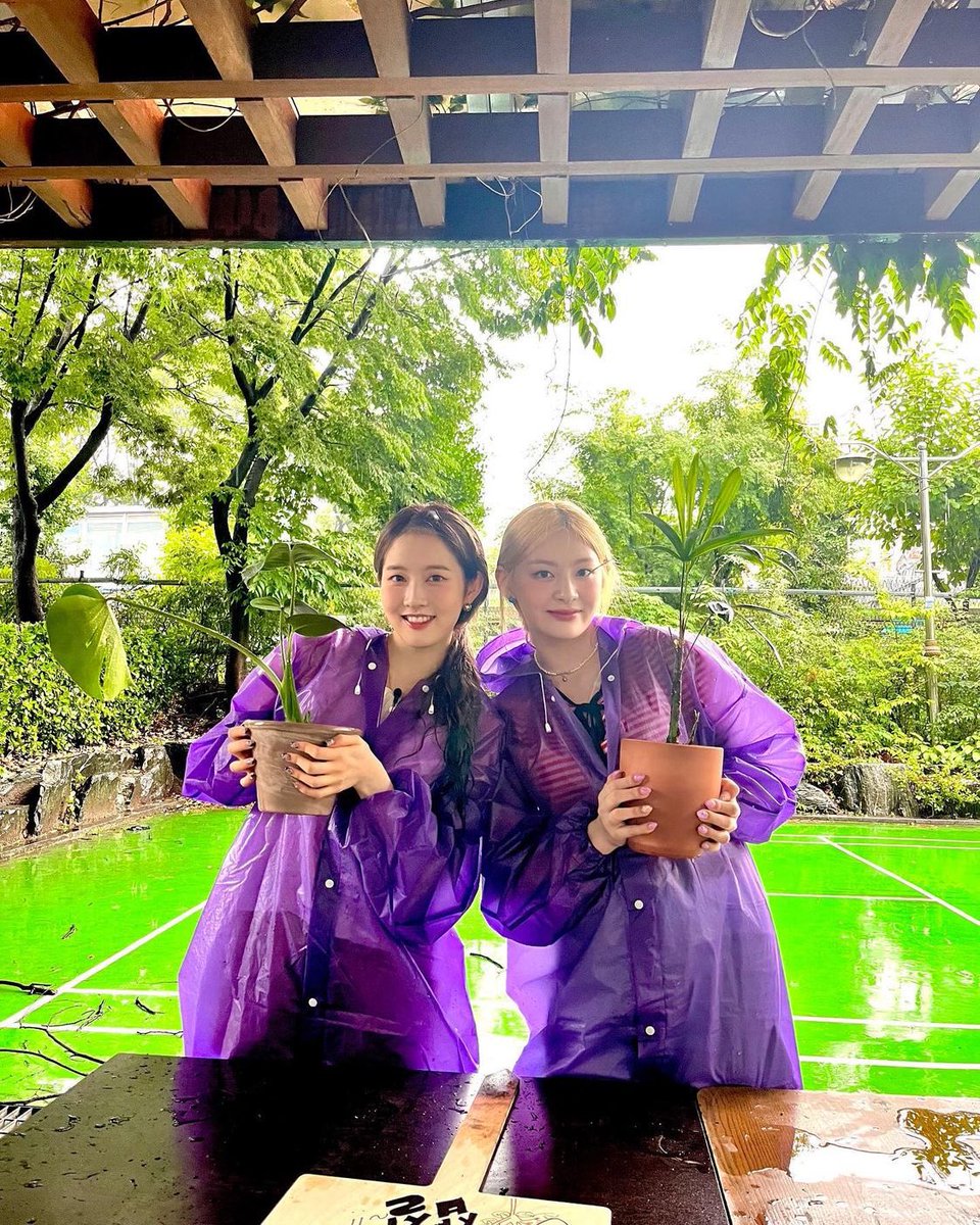 📷[studio_hook Instagram Update] | #STAYC #스테이씨 #SIEUN #시은 #SEEUN #세은 <a href="/STAYC_official/">STAYC(스테이씨)</a>