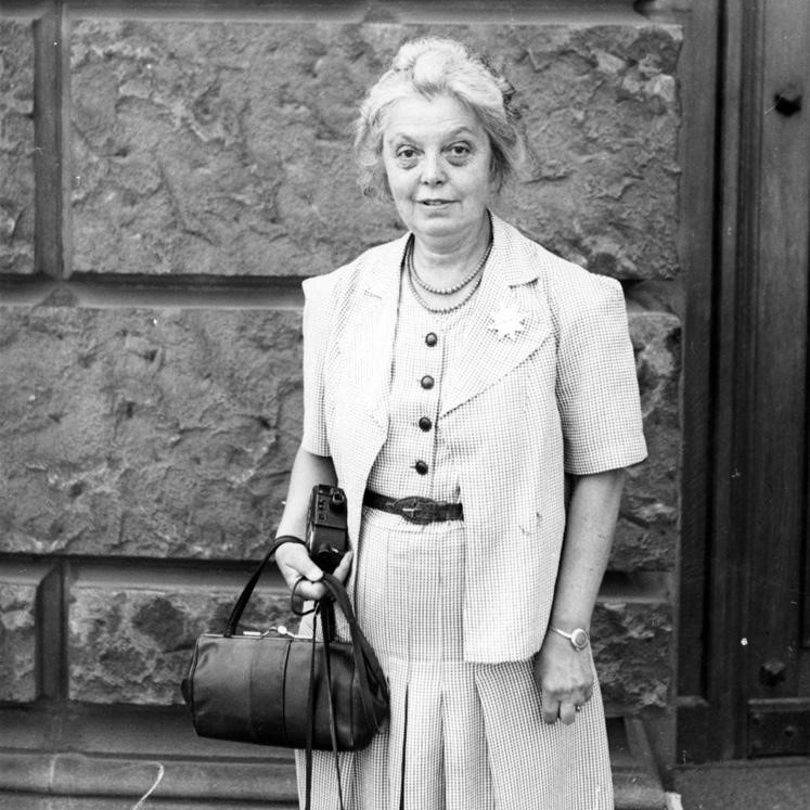 kroppedalmuseum's tweet photo. I dag er Julie Marie Vinter Hansens fødselsdag: den første danske kvinde til at blive mag.scient i astronomi. Vi har skrevet lidt om hende på vores SoMe sider, f.eks:

https://t.co/Zc30ceKXro

#astronomi  #KvinderISTEM #historie #dkvid https://t.co/Wy3LPjAe4M