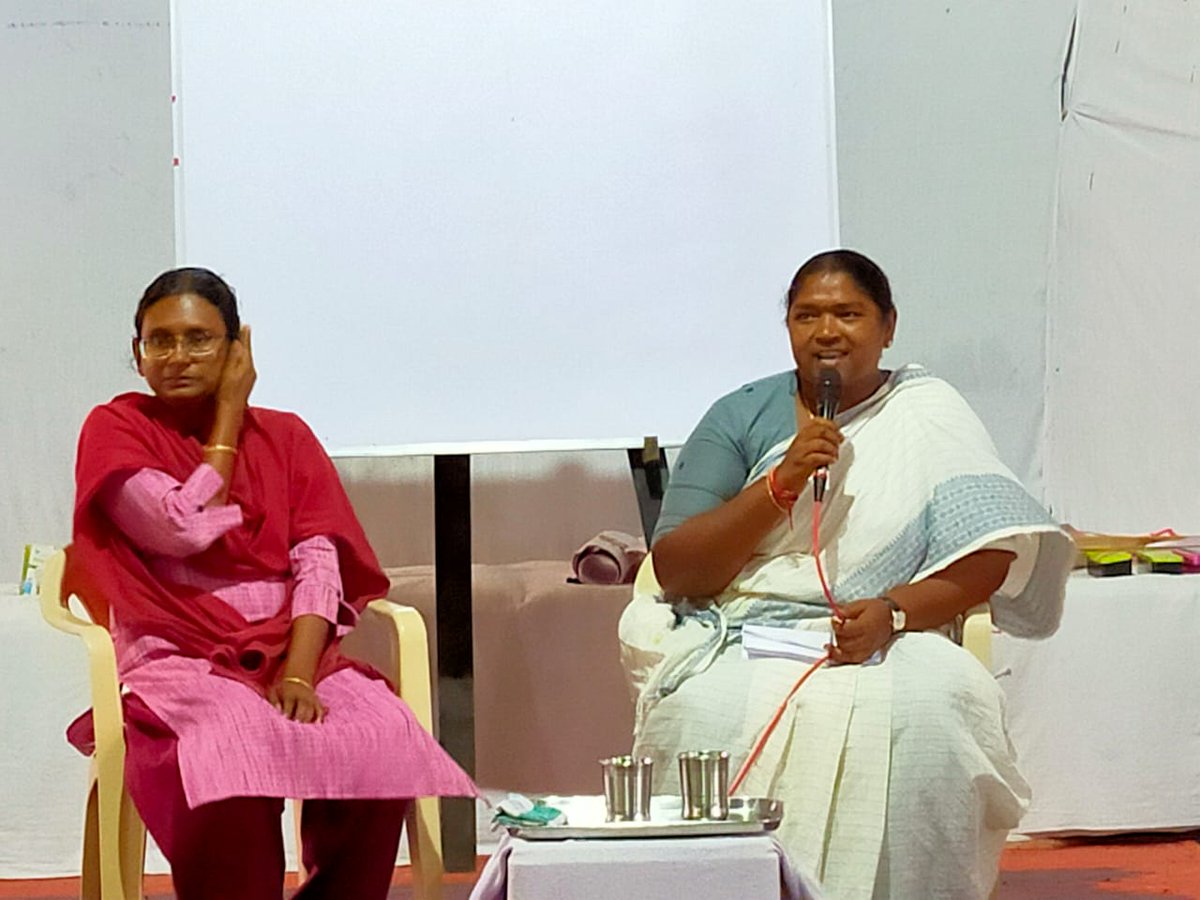banjare_kranti's tweet photo. #Netrutva Sangam vardha#

#Seethakka MLA Telangana 
सित्तका ताई जो तेलंगाना मुलगू की दो बार से लगातार विधायक है व छत्तीसगढ़ महिला कांग्रेस के प्रभारी  है जिससे मिलकर उसके बारे में जानने,उनके आदिवासियों के हक और अधिकार जल जंगल जमीन की लड़ाई साथ  हि पास्को एक्ट जैसे कानून पर चर्चा https://t.co/9vGpcukFAV