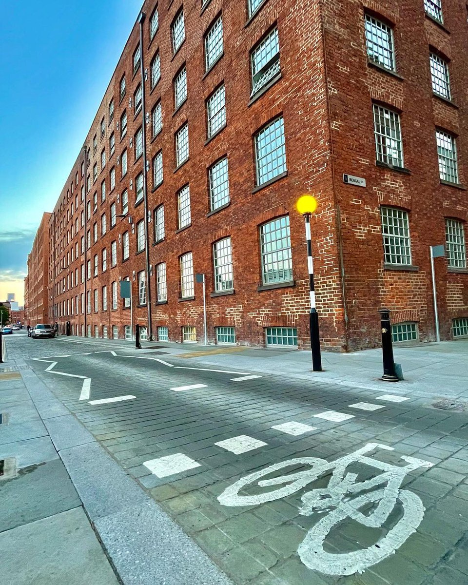 MCRLifeUK's tweet photo. Ancoatsβ recent sunshine roundup:
π¦’ @andy_horrigan
π² @jobo_photos
π§‘ @adam_pester
πΆ @sunvsee
βοΈ @realmancsy
#ancoats #ancoatsmcr #manchesterlife #mcrlife #sunshineroundup #newislingtonmarina #newislington #manchesterneighbourhood #repostcontent #repost https://t.co/ZAwcoQJCv2