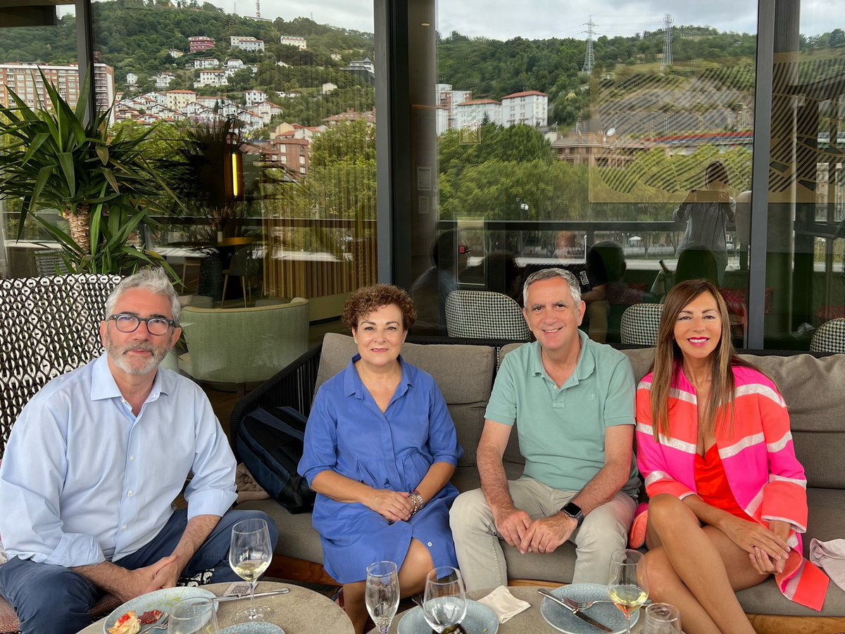 Marta Fernández Rivera (@marfert) on Twitter photo La amistad es terapéutica, con <a href="/ARAntiguedad/">Alfredo Antigüedad</a> <a href="/carmensr7/">Carmen Sebastian Roman</a> <a href="/morenoesquibel/">moreno esquibel</a> un miércoles que parece viernes, disfrutando en la terraza <a href="/Vincci_Hoteles/">Vincci Hoteles</a> #Bilbao buena gastronomía, buena conversación en la mejor compañía
#amistad #salud #neurología #comunicación
📸 by <a href="/mendibe_mar/">Mar Mendibe</a> La amistad es terapéutica, con <a href="/ARAntiguedad/">Alfredo Antigüedad</a> <a href="/carmensr7/">Carmen Sebastian Roman</a> <a href="/morenoesquibel/">moreno esquibel</a> un miércoles que parece viernes, disfrutando en la terraza <a href="/Vincci_Hoteles/">Vincci Hoteles</a> #Bilbao buena gastronomía, buena conversación en la mejor compañía
#amistad #salud #neurología #comunicación
📸 by <a href="/mendibe_mar/">Mar Mendibe</a>