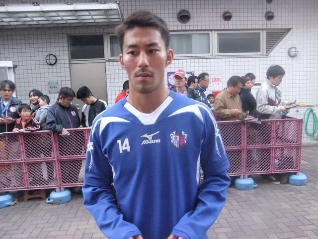 @YOKOardijaChe 2010年は目を逸らされました😂笑
でもそれが家長！ 