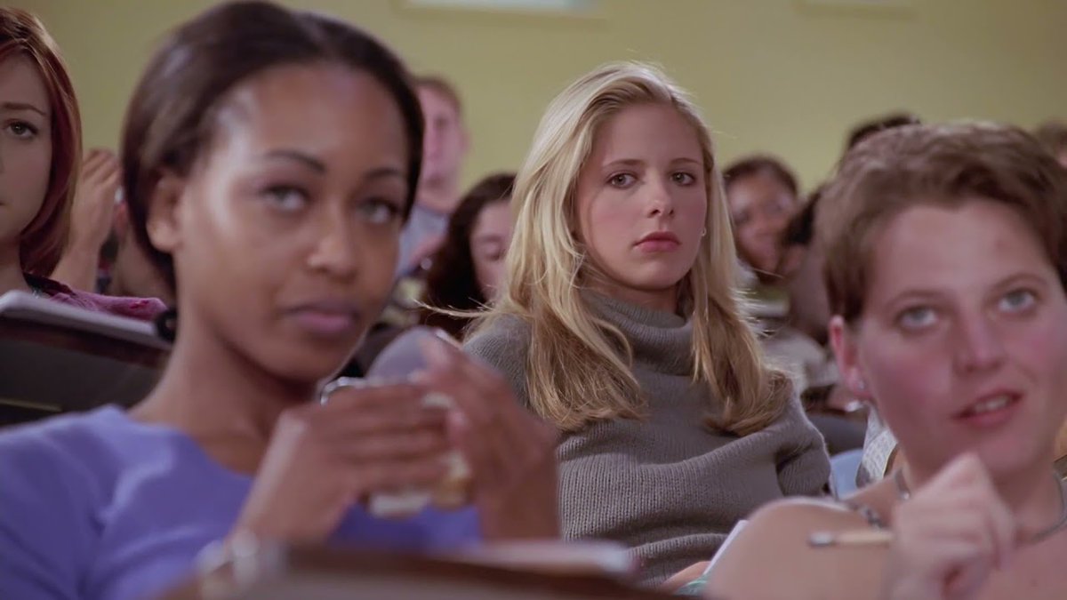 ArielyCaliban's tweet photo. "Buffy, cazavampiros" 4x05 Tras beber una #cerveza que involuciona a las personas a la época de las cavernas, Buffy roba a una chica de su clase el #bocata porque tiene hambre (5/5)
#buffythevampireslayer #BuffySummers #BeerBad https://t.co/IBDRS4HtIg