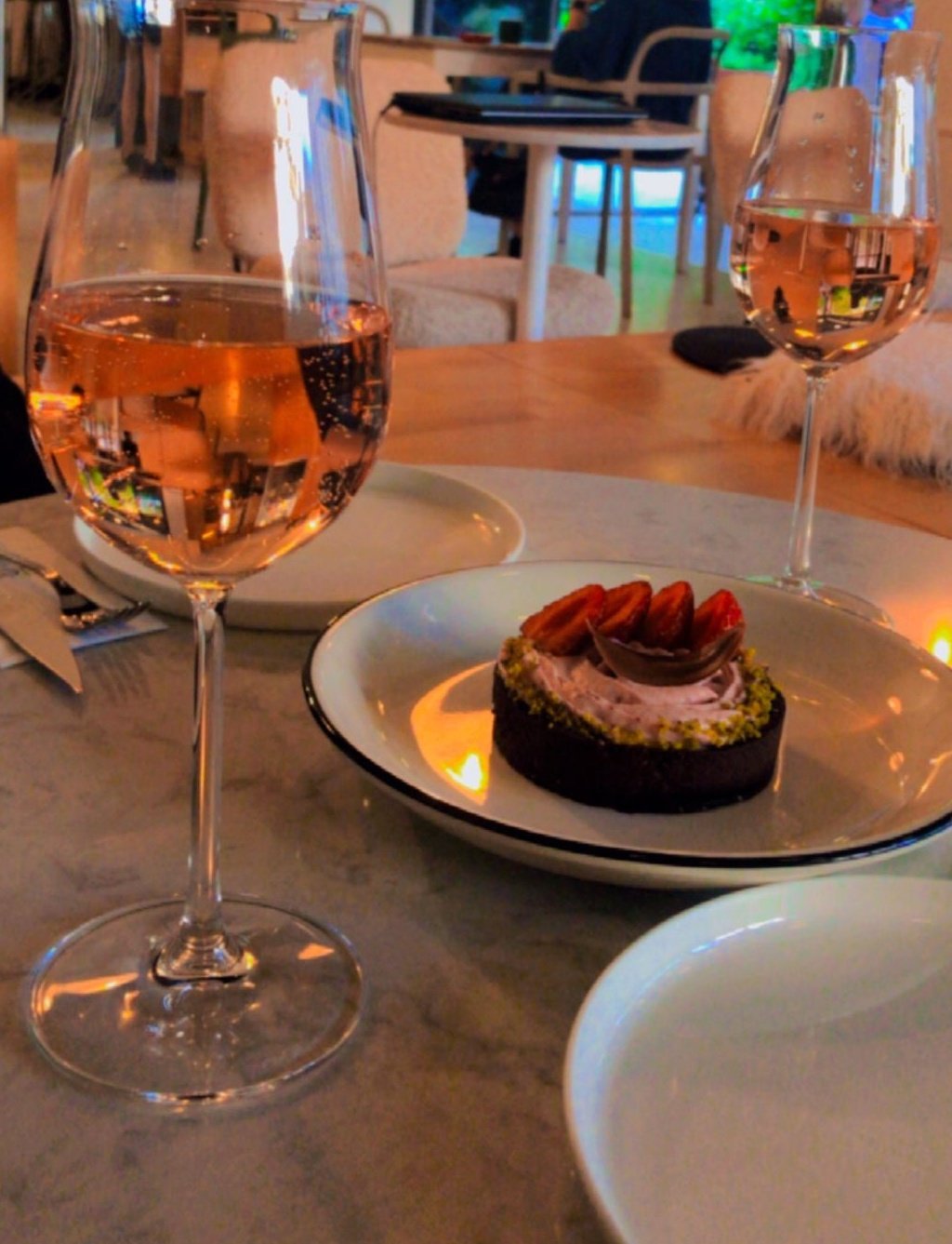 Buse Malkoç on Twitter: "Şarap, tanrının insanları sevdiğinin ve onları