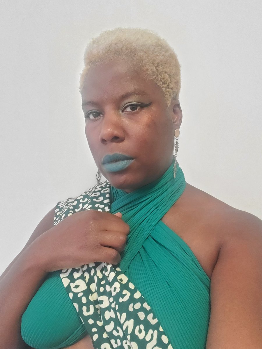 CultureFancier's tweet photo. Scarves as tops season. Dress Up Wednesday.

#DressUpWednesday 
#JustForFun 
#FeelingMyself https://t.co/3qLeqiz8Fo