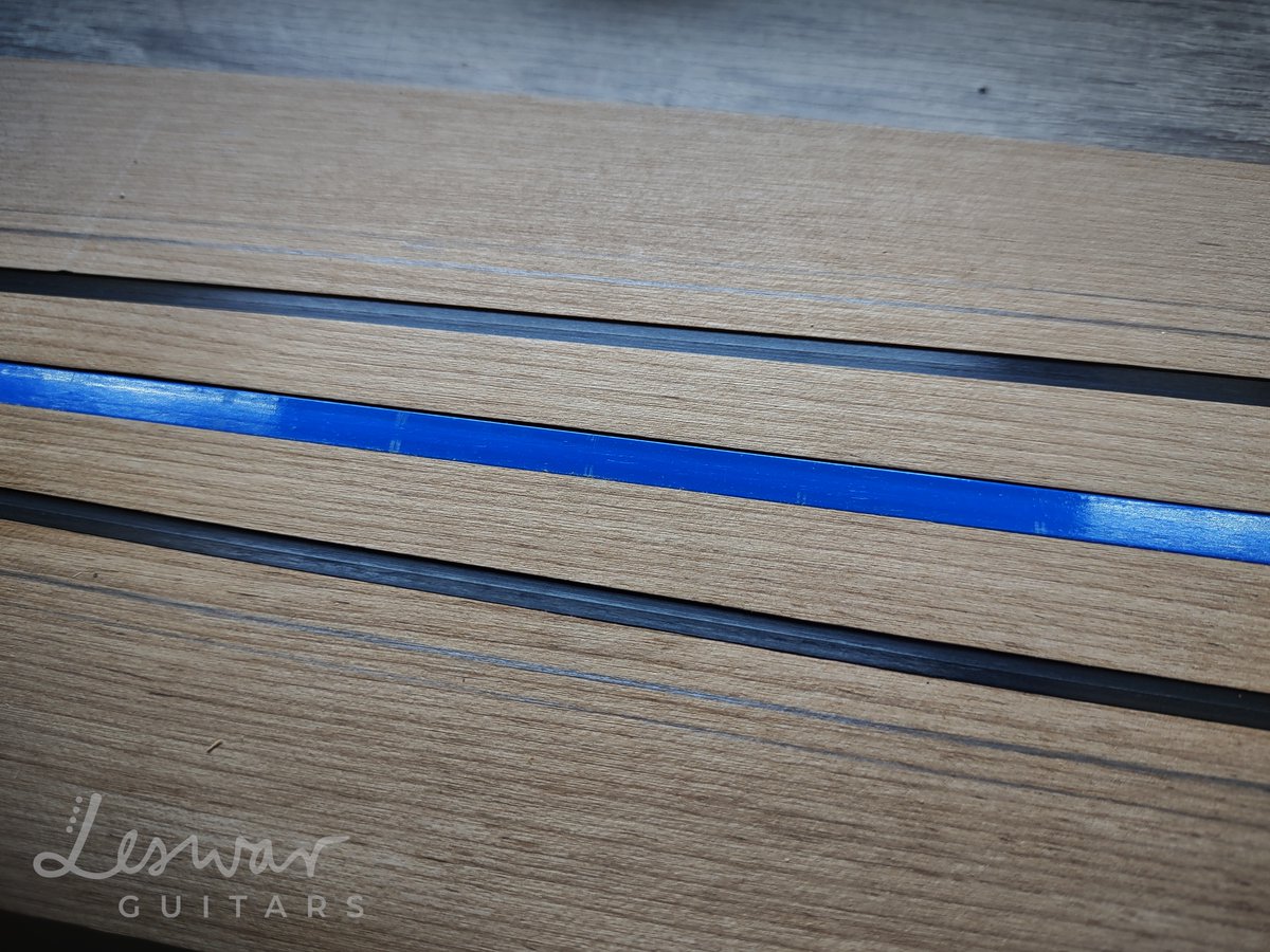 leswarguitars's tweet photo. Carbon reinforcement! 🖐👋 

Normally for 4-string basses I don't do additional reinforcements, but this will be a 5-string bass so I decided to add some strength! 💪 

#BASS #qualitycheck #qc5 #leswar #leswarguitars #thepowerofbass #luthier #弦楽器製作者 #ギター #楽器 https://t.co/V0tRuY02Ik