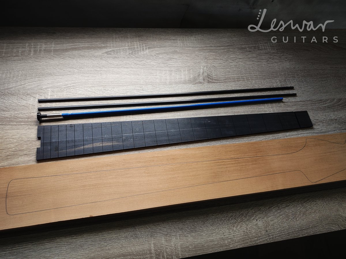 leswarguitars's tweet photo. Carbon reinforcement! 🖐👋 

Normally for 4-string basses I don't do additional reinforcements, but this will be a 5-string bass so I decided to add some strength! 💪 

#BASS #qualitycheck #qc5 #leswar #leswarguitars #thepowerofbass #luthier #弦楽器製作者 #ギター #楽器 https://t.co/V0tRuY02Ik