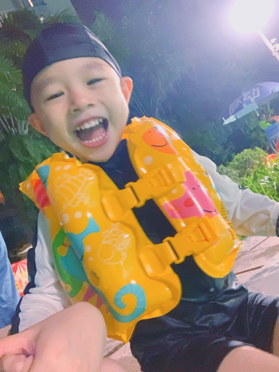 Elaineroger77's tweet photo. second time swimming🙃 https://t.co/9hkS2NvnnI