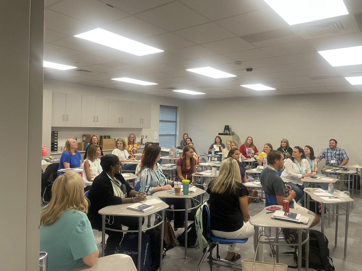 HopeZeanah's tweet photo. Last day of GRITCS Family Engagement.  CBMS, BMMS, Loxley, J Larry Newton, Summerdale and teachers from Pine Grove and Robertsdale. https://t.co/6TzfhUDy1k