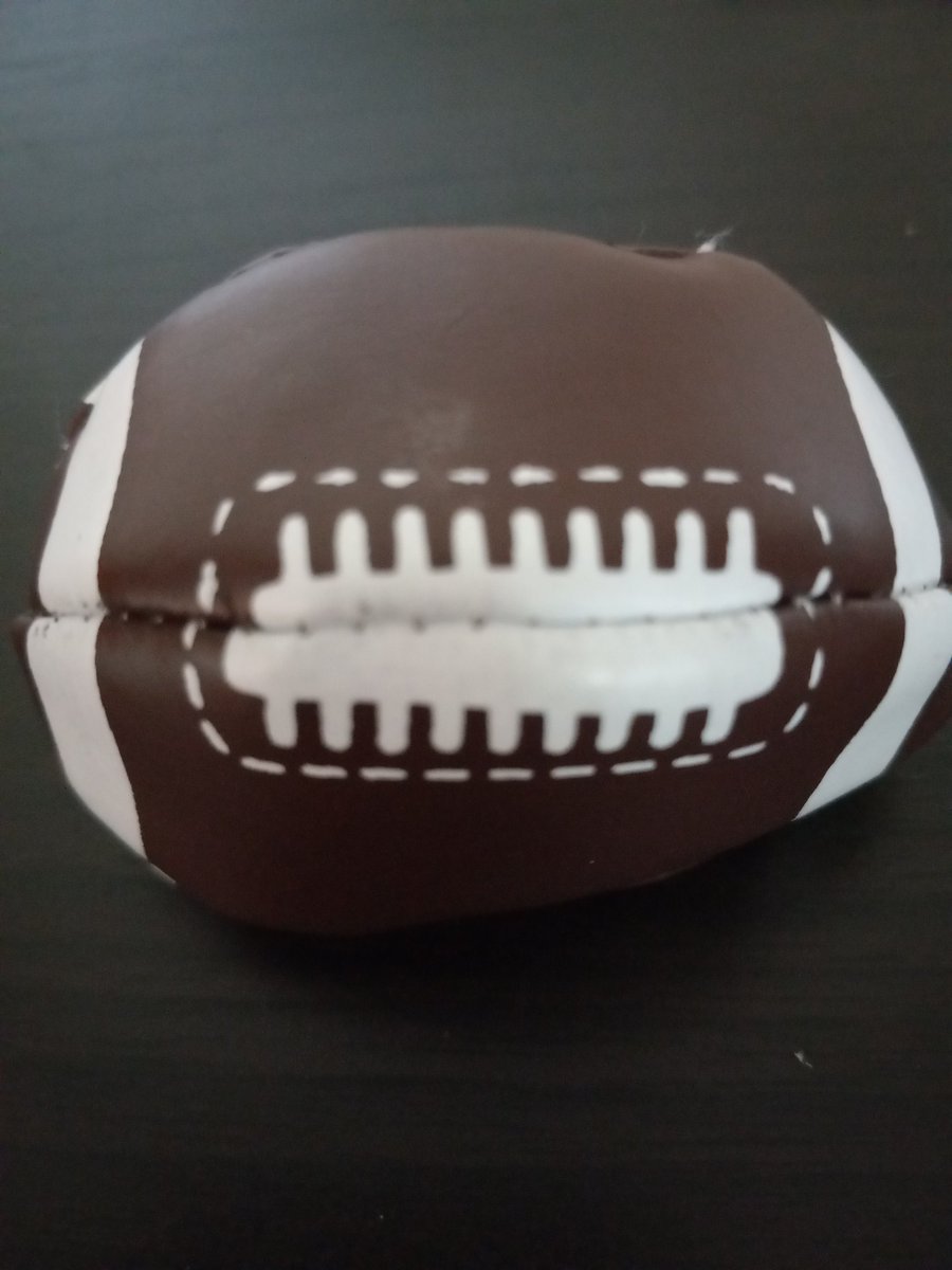 Andy_string3's tweet image. Mmmmm yes football