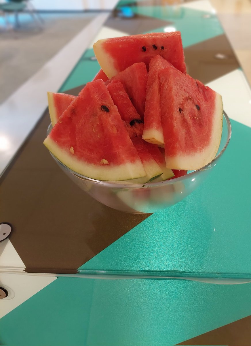 In het pand is het nog steeds warm. Daarom #hitteplan en wat #Verkoeling voor de collega's en mezelf.