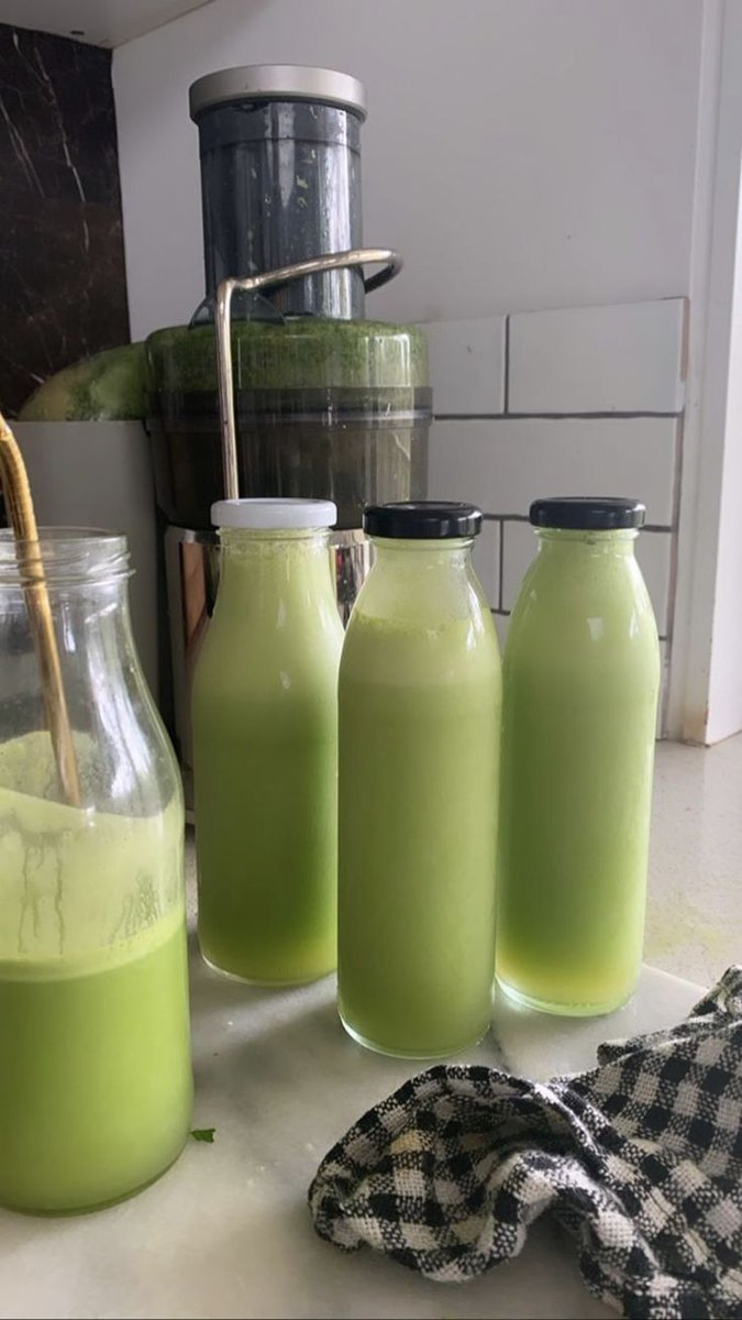 liIacdaisy's tweet photo. time for matcha 🍵 https://t.co/zGOafFWcl9