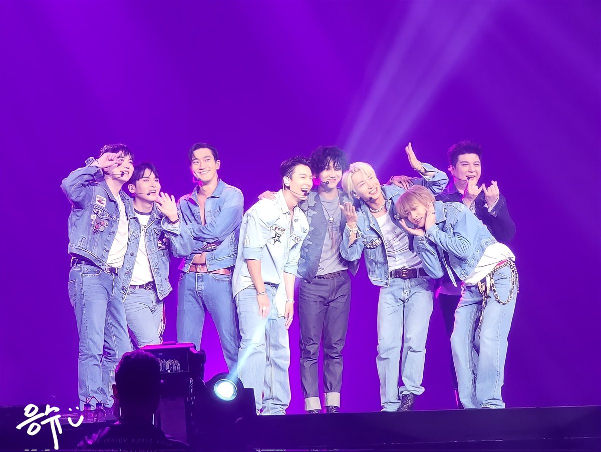 siwon_ba_ra_ki's tweet image. 𝙏𝙃𝘼𝙉𝙆𝙔𝙊𝙐 𝙎𝙅 💙
𝘈𝘭𝘭 𝘢𝘭𝘸𝘢𝘺𝘴 𝘩𝘢𝘱𝘱𝘺 💙
.
#SS9 #SUPERSHOW9 #SUPERJUNIOR #LEETEUK #YESUNG #SHINDONG #DONGHAE #EUNHYUK #SIWON #RYEOWOOK #KYUHYUN 
#이특 #예성 #신동 #동해 #은혁 #시원 #려욱 #규현 #슈퍼주니어