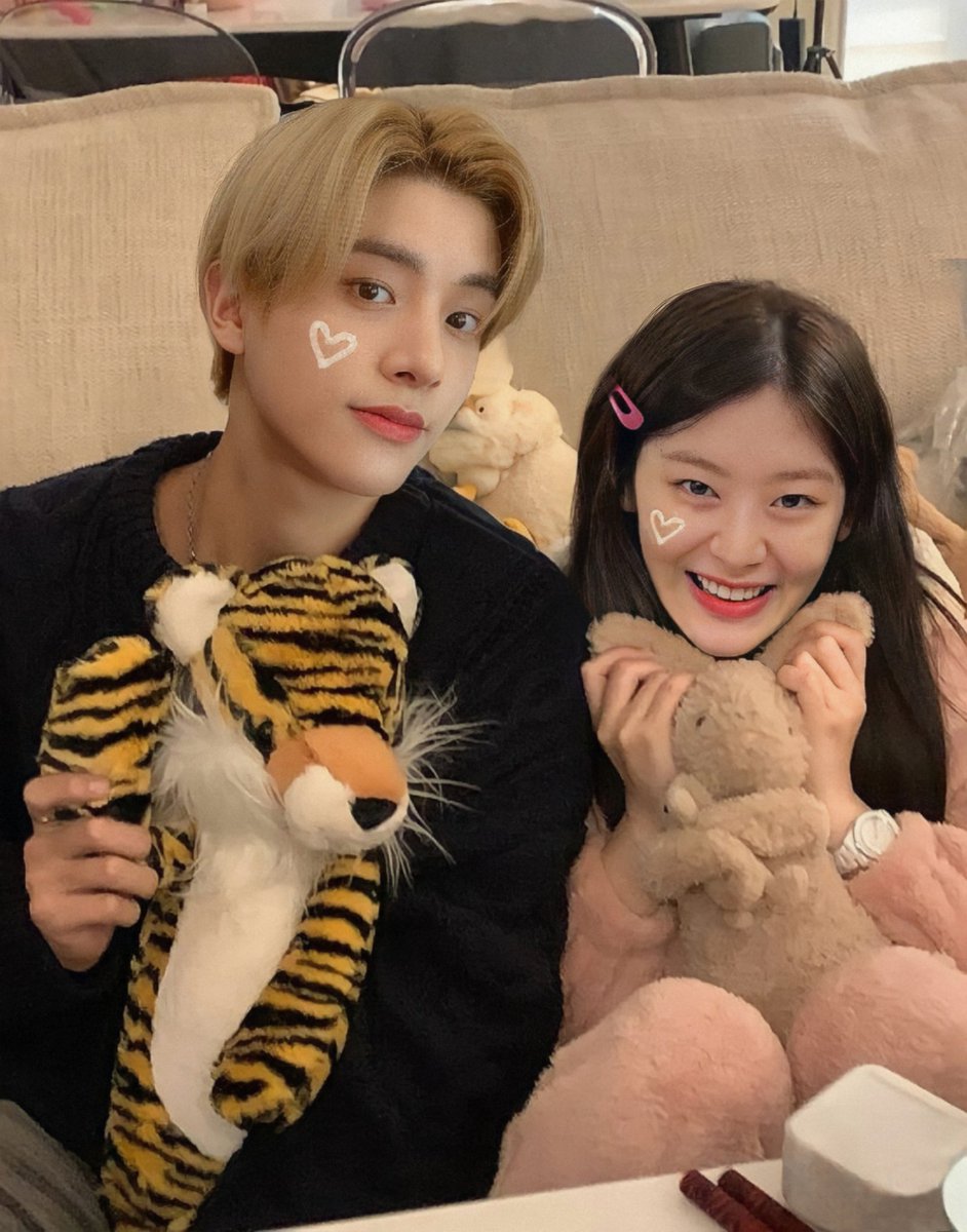 9702core's tweet image. gini kalo pcrn sama bocil🧸