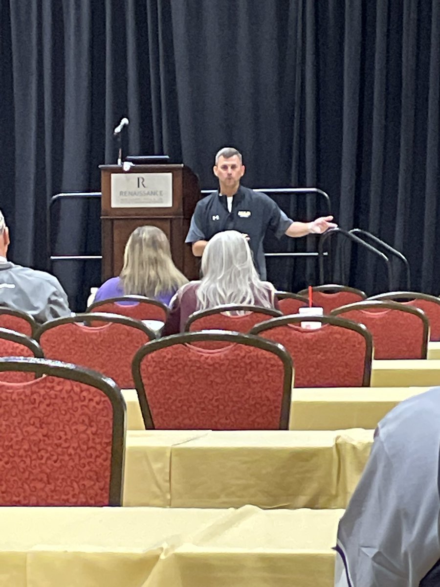 bjdarawich's tweet image. My boy! ⁦@AJDaugherty1⁩ doing his thing! Live on the gas!! ⁦@UAB_SB⁩ #playthegame #teachthegame