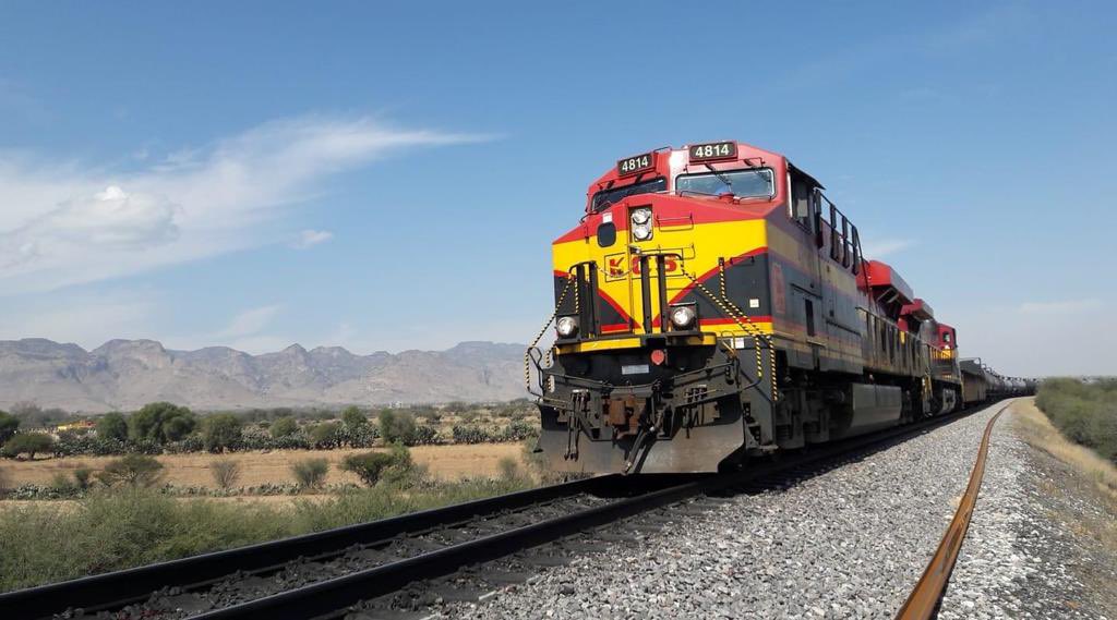 En #Celaya estamos de plácemes por la noticia de que Kansas City Southern firmó el contrato con @SCT_mx para invertir en la conclusión del Libramiento Ferroférico con una inversión de 4 mil millones de pesos.

Por fin se alcanza un sueño largamente acariciado por los celayenses.