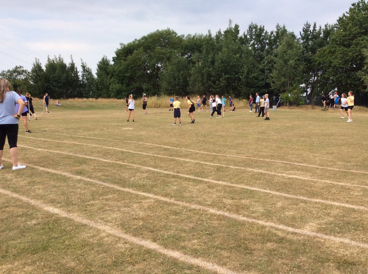 Year 6 v Teachers (&amp; Year 5) rounders match was so much fun! Thoroughly enjoyed by all ⚾️🏏🤩