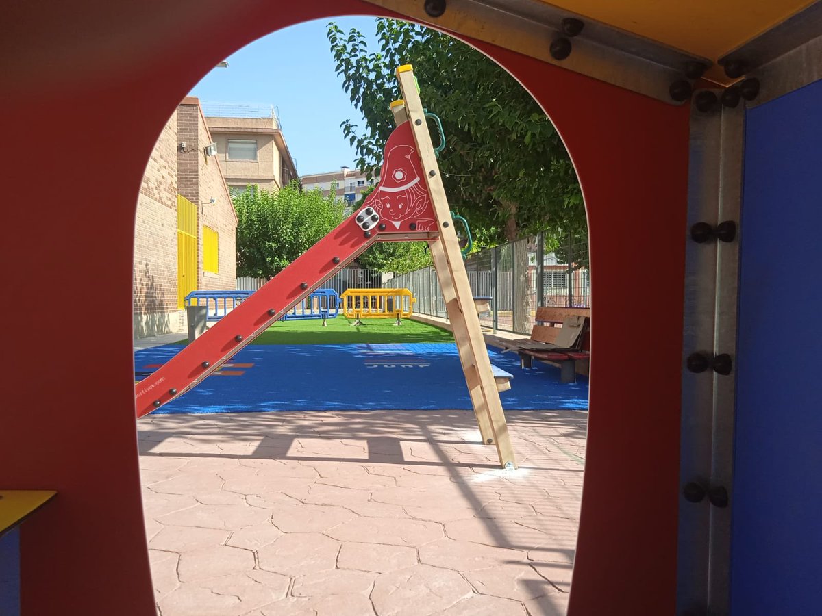 Nueva zona de juegos en el C.E.I.P. Federico de Arce  <a href="/ArceCeip/">CEIP FEDERICO DE ARCE</a>
