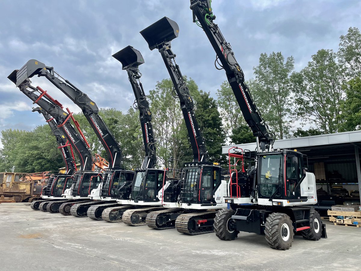 Hoftechniek's tweet photo. Ik zie het Zwart / Wit voor mijn ogen #hidromek #gww #infra #recycling #sloop #machineverhuur https://t.co/Chs0dELJKm