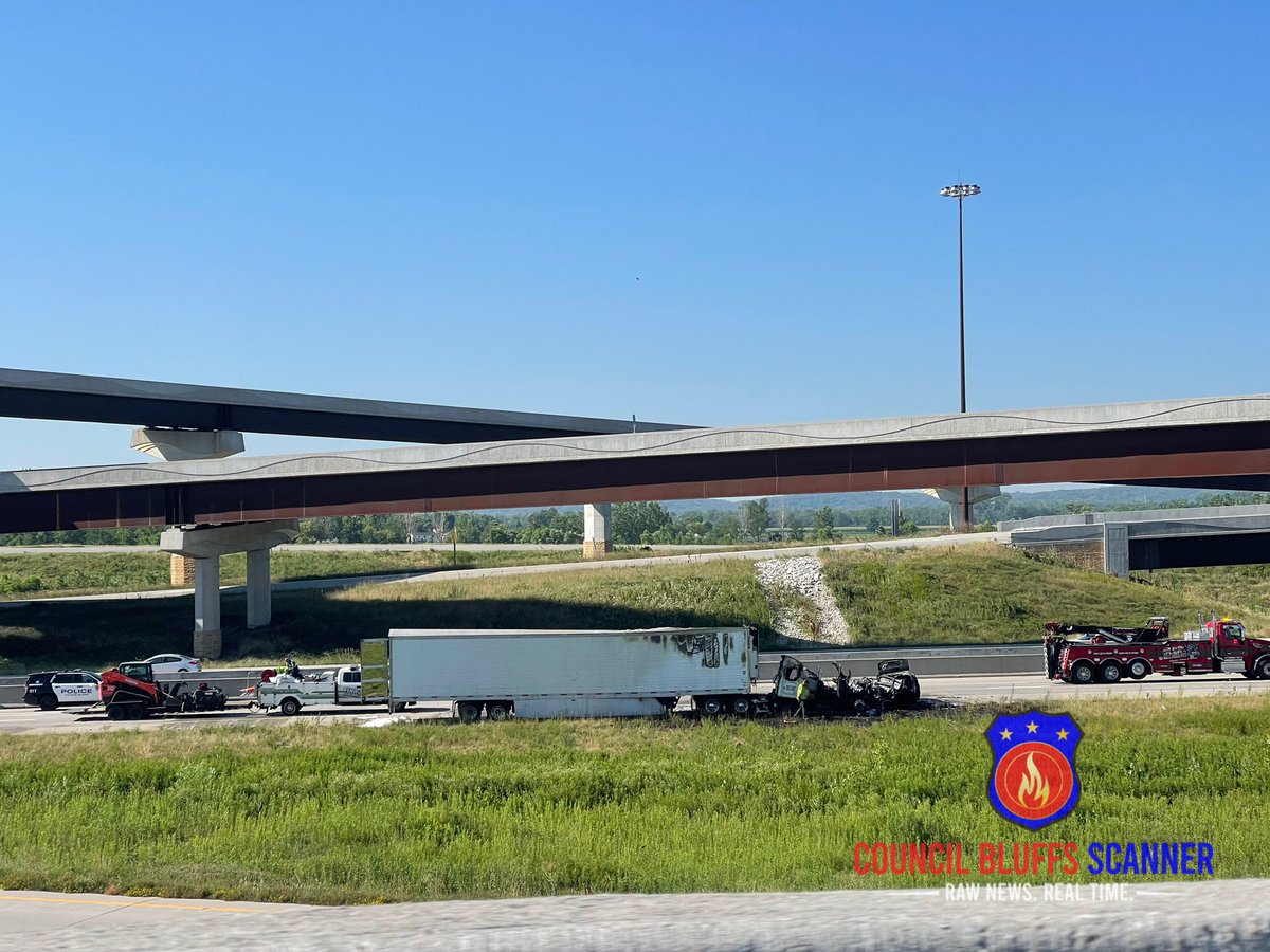 CBluffsScanner's tweet photo. I-80 WB into Omaha is closed. Use alternate route. A semi fire with no injuries is the cause. @ArrowTowing_NE is on scene. https://t.co/w86EHzP3JZ