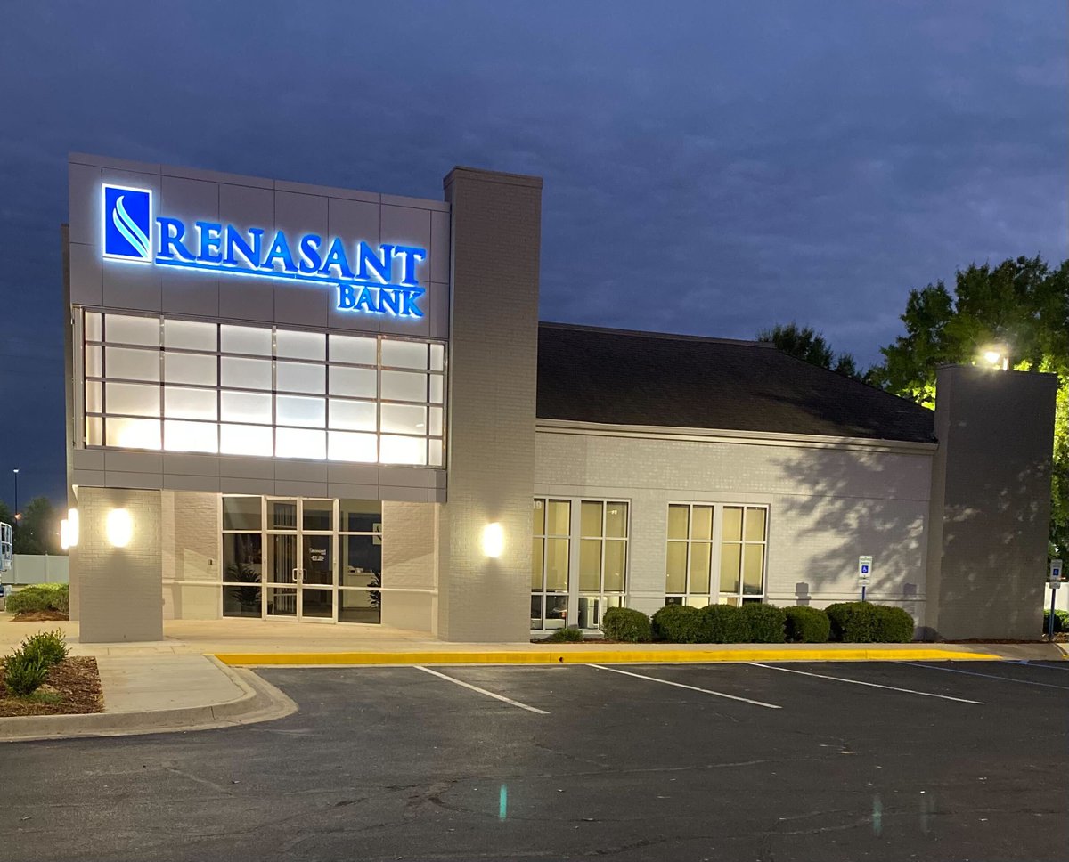 renasant's tweet photo. We are excited to announce the opening of our newest location - 509 Drake Avenue in Huntsville, AL. Visit us today! #UnderstandingYou #Huntsville https://t.co/GJFFWaYfAl