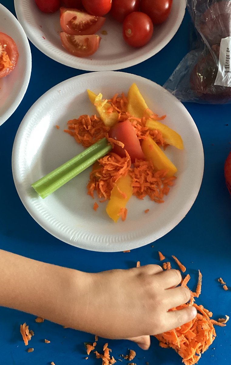 Year 1 had to continue with their rainbow salad making today as the weather yesterday was just too hot! Wow look at our final designs… super work Year 1, we hope you enjoy them when you get home! #WHCYear1 #WHCDT 🌟🍅🥕🫑