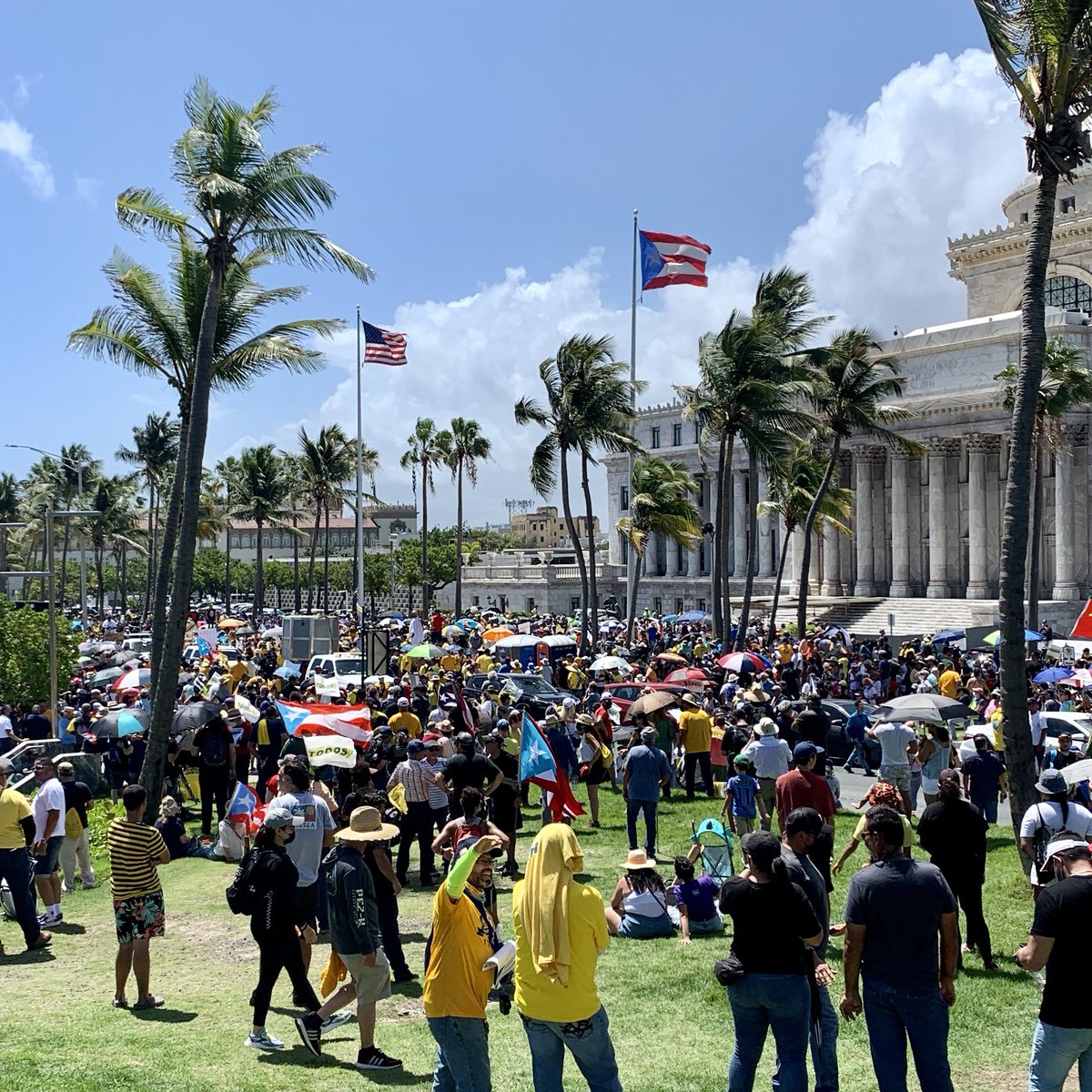 Miles comienzan a llegar al VSJ. Estás a tiempo de llegar!! 🇵🇷 NO MÁS AUMENTOS A LA LUZ. #fueraLUMA #pc1383