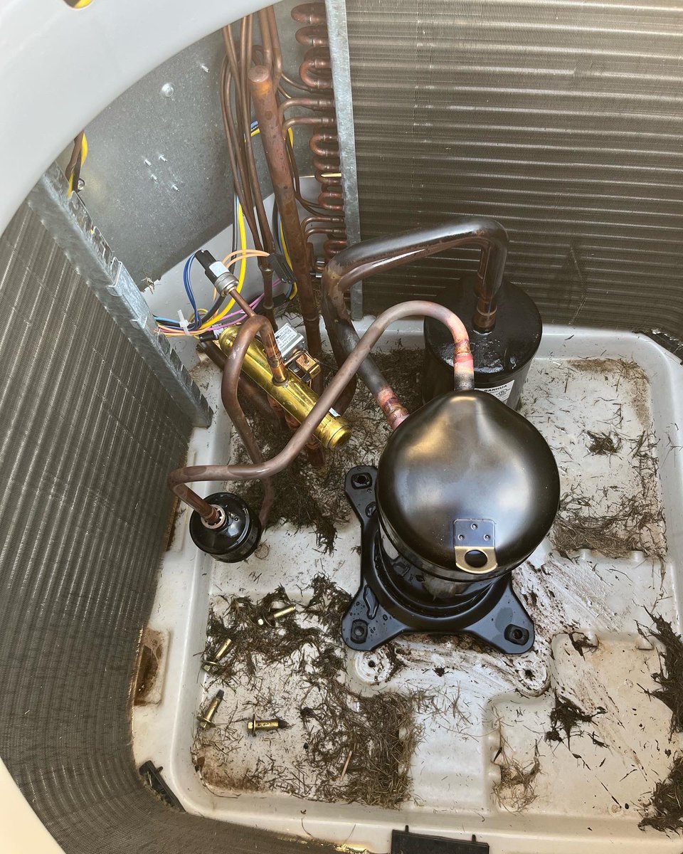 AirOutlookInc's tweet photo. Warranty replacement of compressor and reversing valve #hvacwarranty #hvaccompany #hvacrepairs #airoutlookinc https://t.co/SCWPmKv7lV