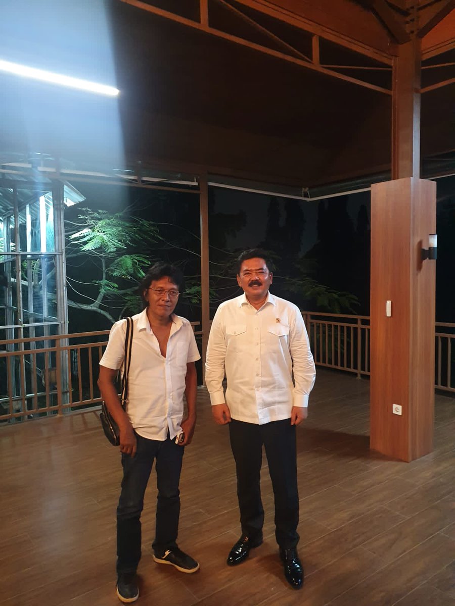 TolakHolding's tweet photo. Mantaap bang @AdianNapitupul1 .... 
Mari bersinergi dan
Sikaaaat Mafia Tanah ! https://t.co/DDApivAvB1