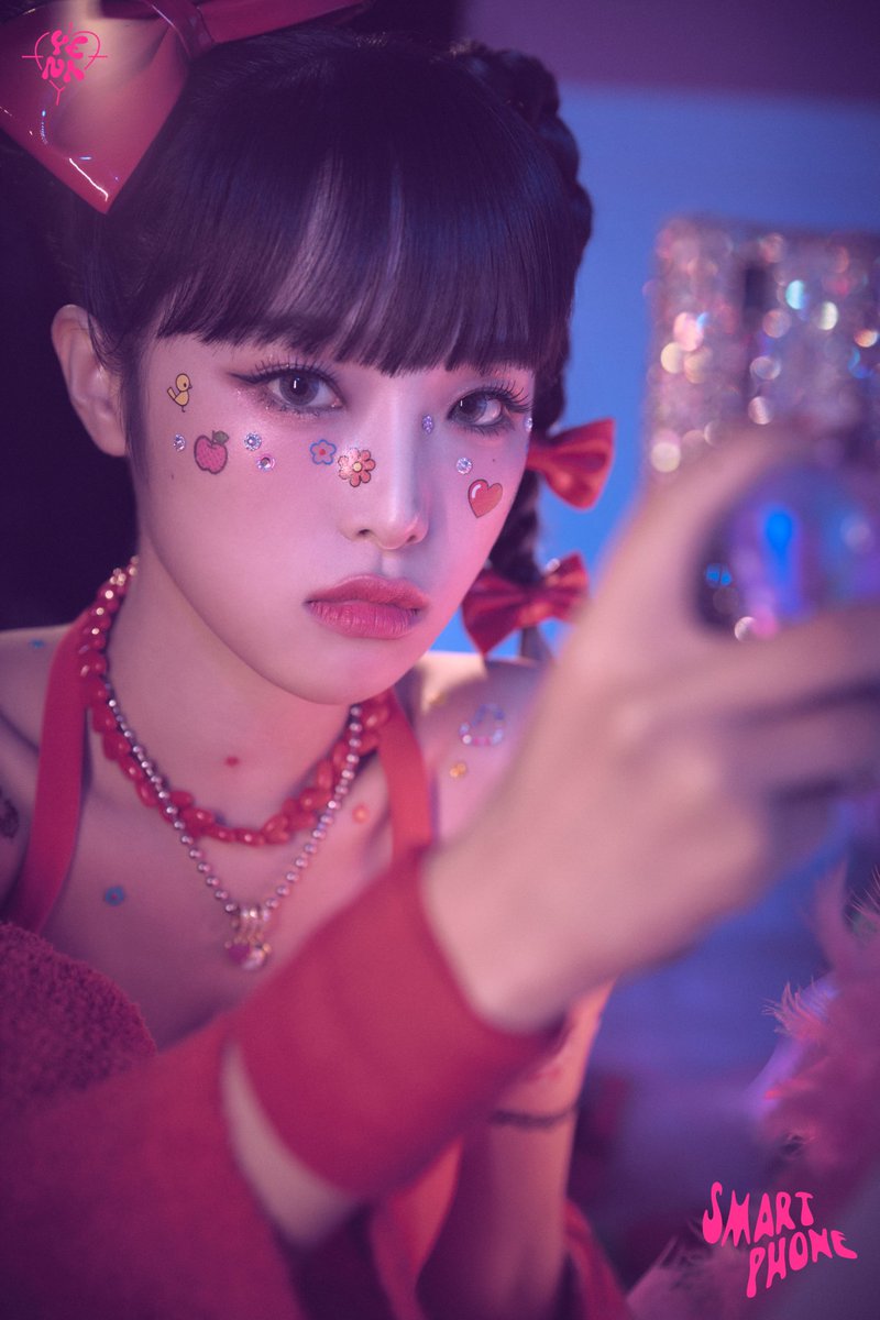 EYESONIZ0NE's tweet photo. yena's concept photo game is too strong, and we still have two more sets left tomorrow 😭❤️‍🔥 https://t.co/AEoWhU1xzB