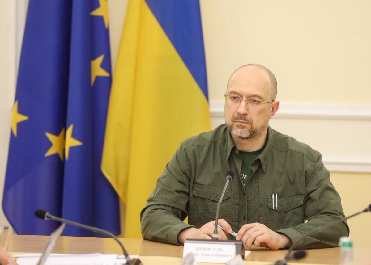 Прем’єр-міністр провів селекторну нараду з головами областей щодо підготовки закладів освіти до навчального року
Детальніше: bit.ly/3v2xrHL