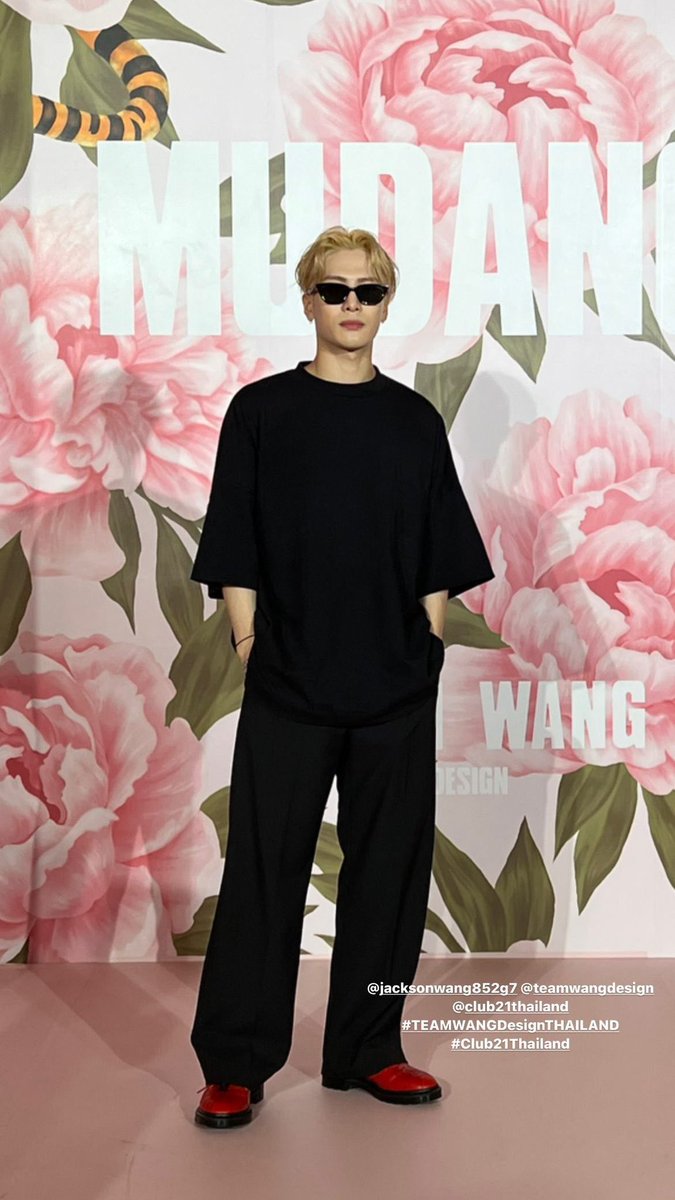 ponwang_js's tweet photo. เขาแตกตื่นกันหมดแล้วพ่อเอ้ยกลับๆพักผ่อนนน
 #TEAMWANGdesignTHAILAND #JacksonWang 
         ตอนมา                      ตอนกลับ https://t.co/TstUewEhTC