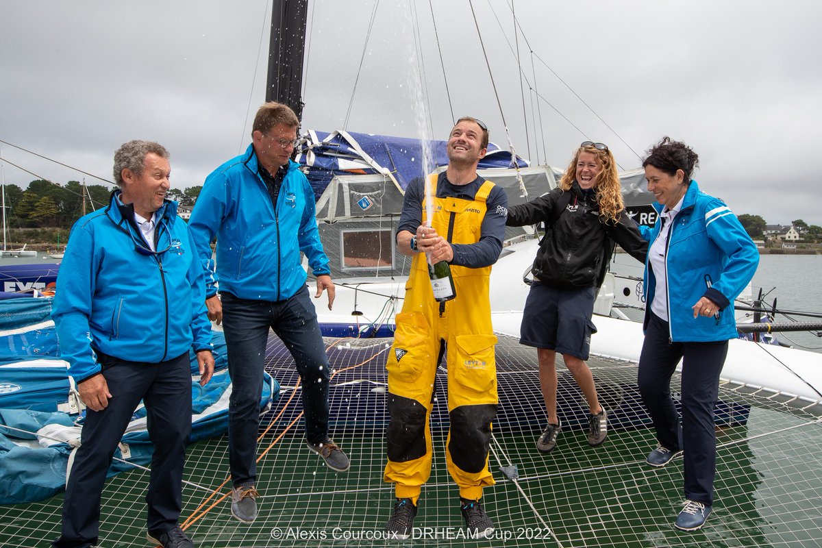 Lgrandlarge's tweet photo. [DRHEAM CUP] @GoodchildSam, vainqueur en @oceanfifty ! 👏🏻 🏆

Notre adhérent remporte la 4e édition de la @DrheamCup après une bataille de 1 000 milles en solitaire ! 💪🏼

@LorientAgglo
@LeytonFrance

#DrheamCup #LorientGrandLarge #LGL #CourseAuLarge https://t.co/FAWr4qacmA