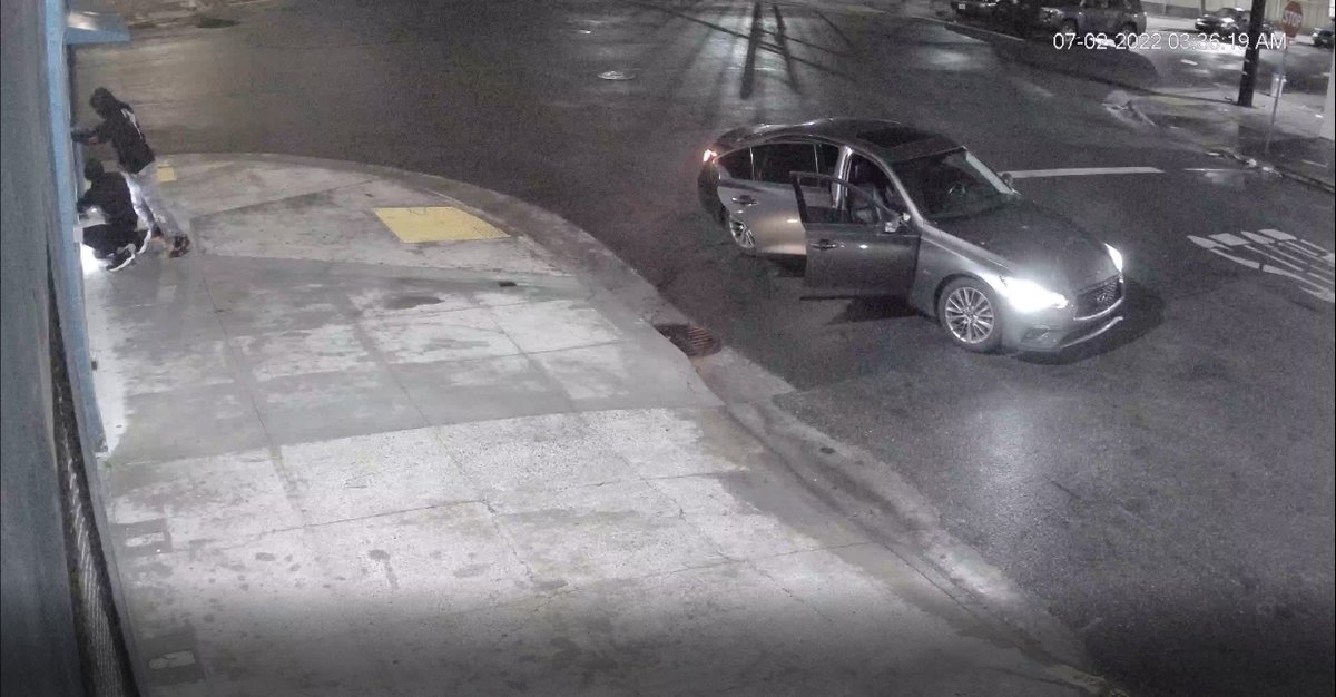 RemoteAlly's tweet image. Attempted Break In! Thankfully this customer is using our @RemoteAlly AI machine and monitoring service. A would be robbery was stopped when the perps were told to leave and that the police were being called. Stop the crime before it happens! #VirtualGuardPost #VGP